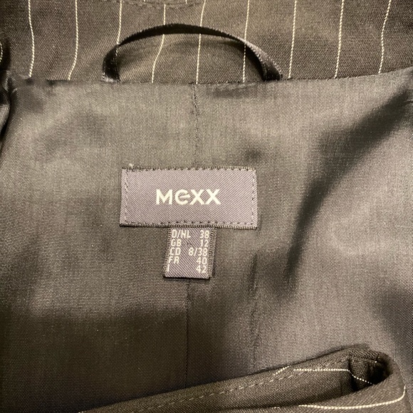 MEXX | Pinstripe Skirt Suit - Size 8 - Picture 9 of 12